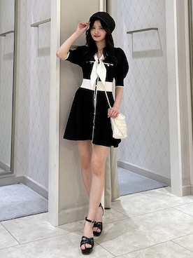 「rienda（リエンダ）のチェーンデコレーションミニバッグ 春服（ショルダーバッグ、ホワイト系）」を使った、riendaofficialさん（レディース・157cm）の春コーディネート