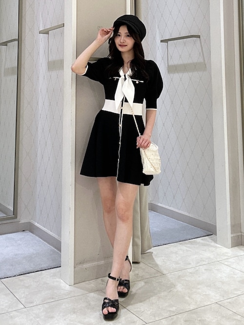 バイカラーパフスリーブミニニットワンピース 春服 夏服（ワンピース