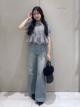 「rienda（リエンダ）のフロントボタンデザインハイウエストデニムパンツ 秋服　冬服（デニムパンツ、ブルー系）」を使った、riendaofficialさん（レディース・157cm）の春コーディネート