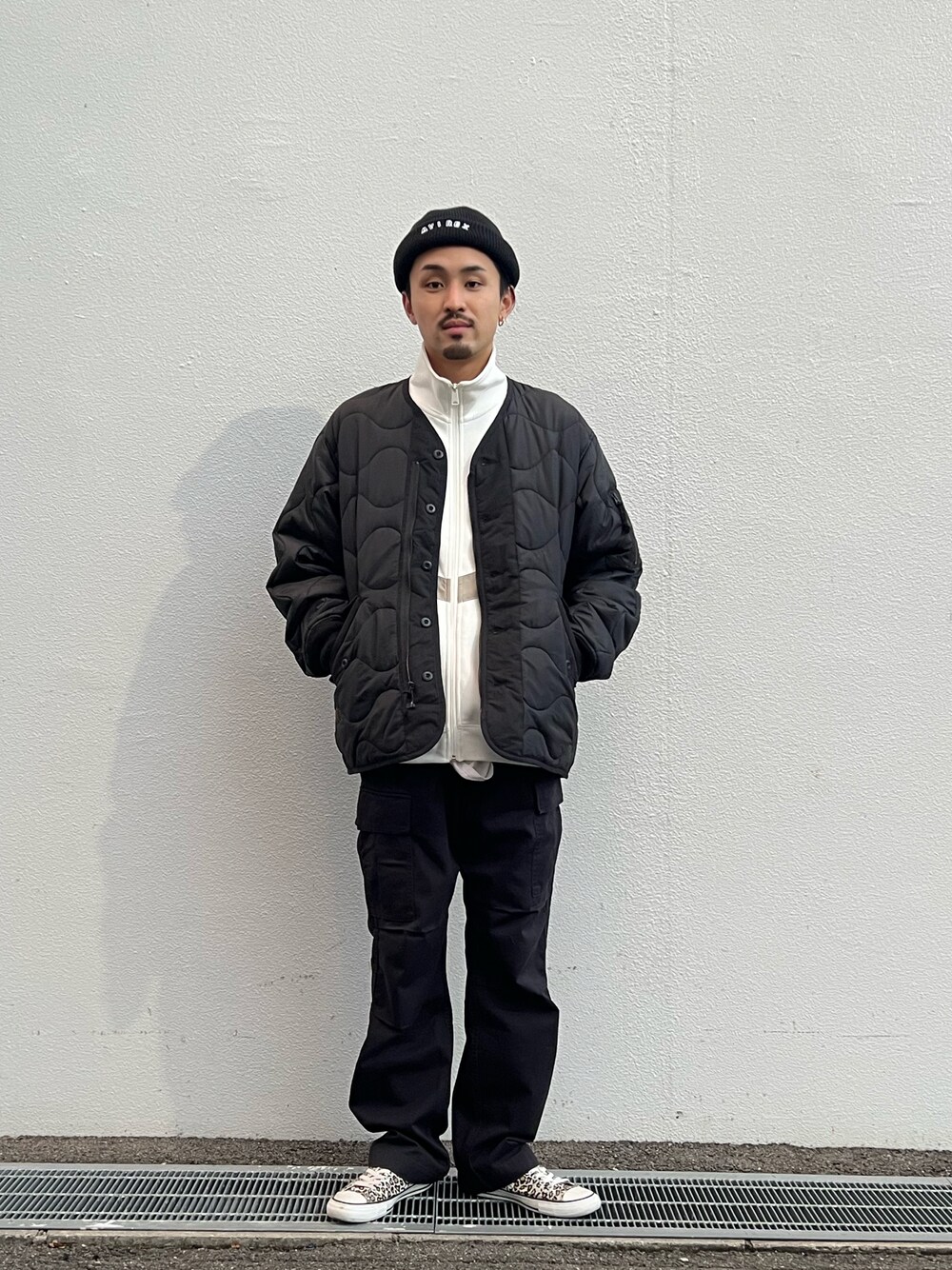 「未来のWEARISTAプロジェクト、シンプルスタイル、お洒落さんとつながりたい、パーカー、大人カジュアル、スニーカー、秋のコーデ、ストリート、アビレックス(AVIREX)、AVIREX」｜「AVIREXのQUILT LINER JACKET / キルト ライナー ジャケット / AVIREX / アヴィレックス（ミリタリージャケット、ブラック系）」を使った、Taiseiさん（メンズ・177cm）の秋コーディネートの1枚目の写真
