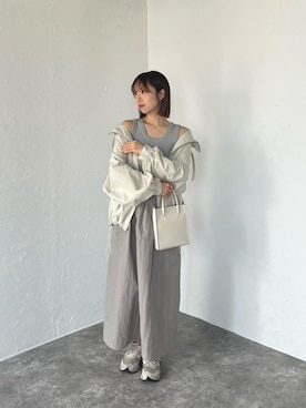 「淡色」｜「アイテム（マウンテンパーカー）」を使った、BONJOUR SAGANさん（レディース・164cm）の春コーディネート