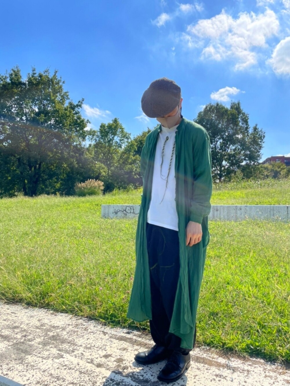 「amachi.のアイテム（トップス、グリーン系）」を使った、TTR's closetさん（メンズ・175cm）の秋コーディネートの1枚目の写真