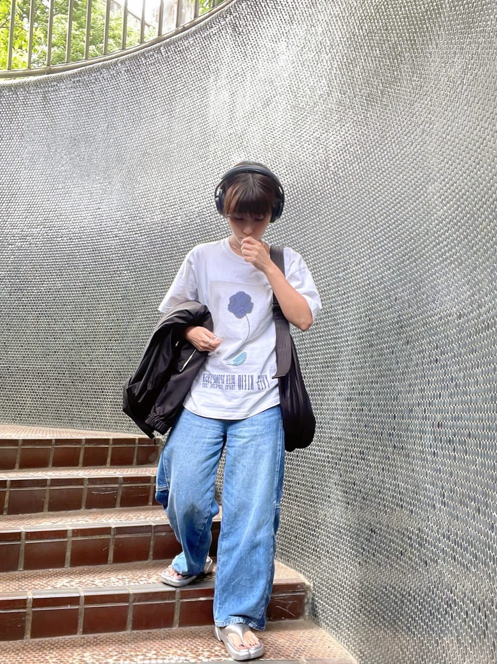 6(ROKU)＞YVES KLEIN Tシャツを使った人気ファッションコーディネート