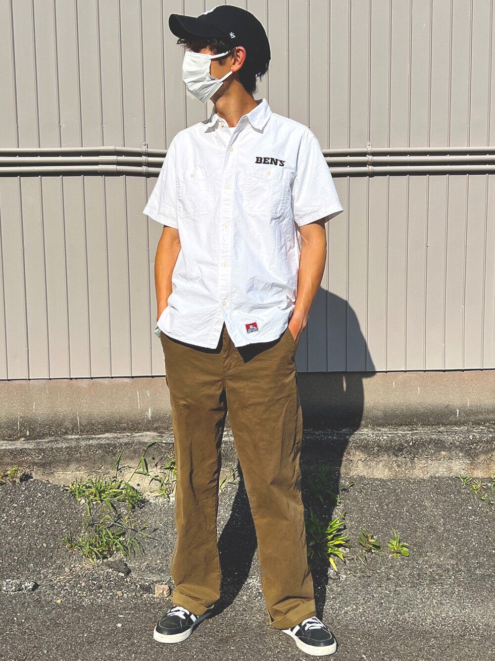 「オトナカジュアル、カジュアルコーデ、スニーカーコーデ、いいね、save、フォローお願いします🤑、古着MIX、古着、キャップ、ワイドパンツ、シンプル、夏コーデ、ストリートコーデ、おしゃれさんと繋がりたい、おでかけコーデ、シャツ、着回しコーデ」｜「ZARAのアイテム（カーゴパンツ、ブラウン系）」を使った、ハマゾッチさん（メンズ・173cm）の夏コーディネートの1枚目の写真