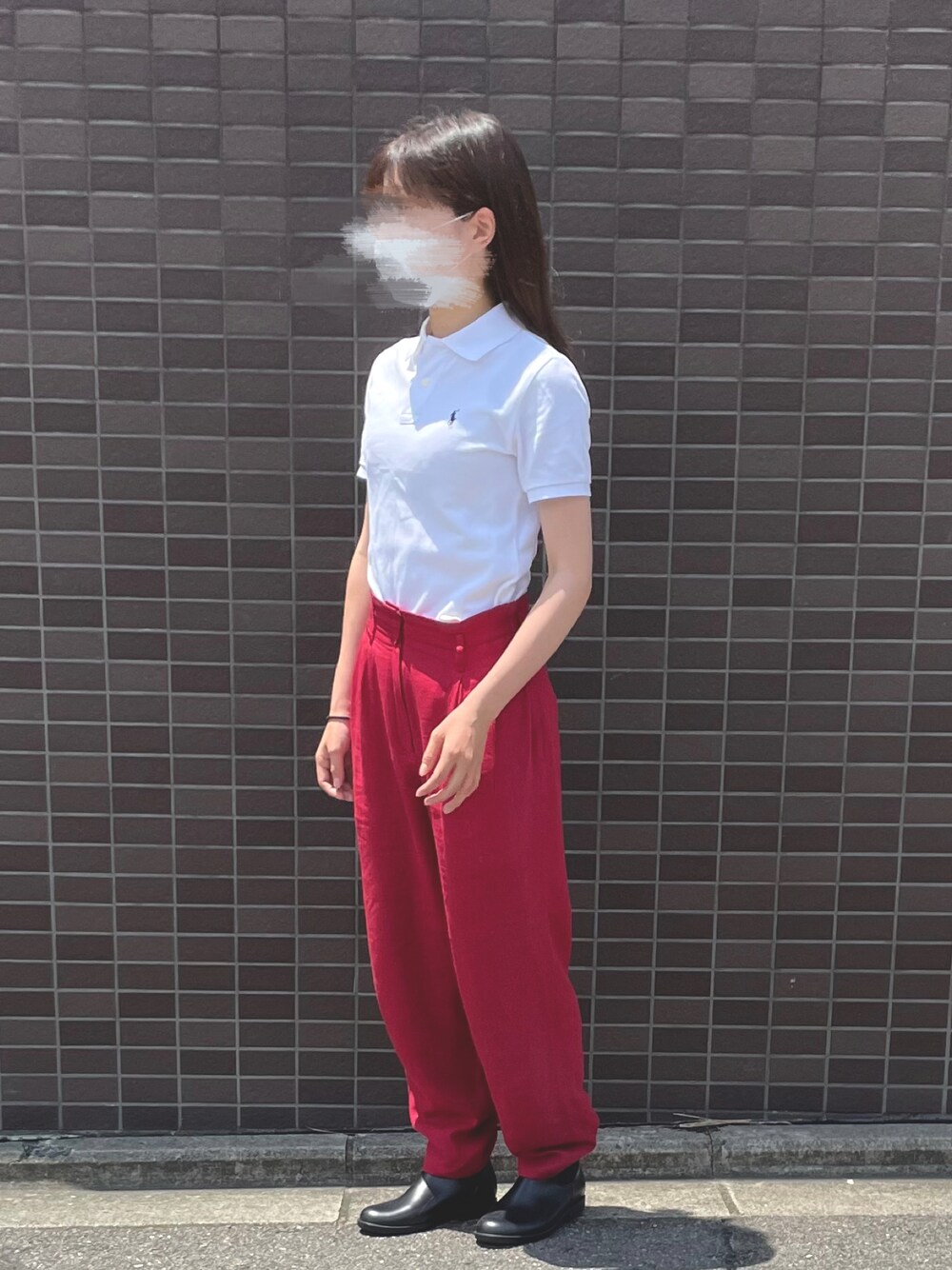 「夏コーデ、夏、カジュアル、紅白コーデ、ポロシャツ、ラルフローレン、ホワイト、レッド、赤、ブーツ、ブラック」｜「POLO RALPH LAURENのクラシックフィット フラッグ ポロシャツ（ポロシャツ、ホワイト系）」を使った、ありさん（レディース・157cm）の夏コーディネートの1枚目の写真