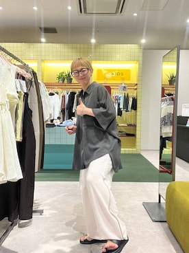 「LEPSIM（レプシィム）のメタルスライドサンダル　638914（サンダル、ブラック系）」を使った、miiisanさん（レディース・150cm）の春コーディネート