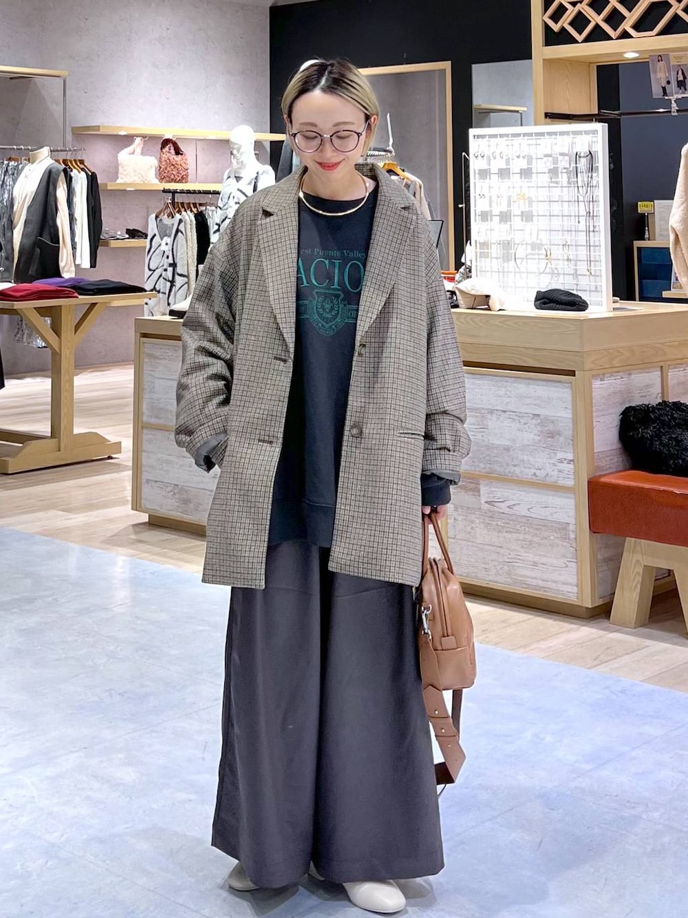 ぽん☆ レザーライクワイドパンツ 133645を使った人気ファッション