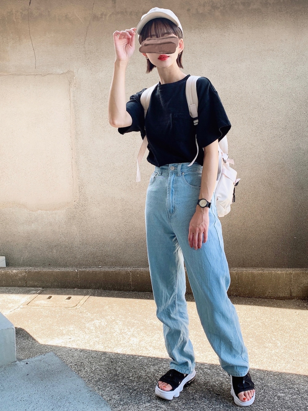 「大人カジュアル、シンプル、プチプラ、Tシャツ、デニム、リュック、エアマックス、キャップ、ママコーデ、着回しコーデ、夏コーデ、真夏のアクティブスタイル、アウトドアスタイル」｜「AMERICAN HOLICのきちんとポケットTシャツ1（Tシャツ/カットソー、ブラック系）」を使った、KanA𓈒𓏸𑁍‬さん（レディース・156cm）の夏コーディネートの1枚目の写真