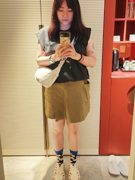 「アイテム（カーゴパンツ）」を使った、Yukariveraさん（レディース・165cm）の秋コーディネート