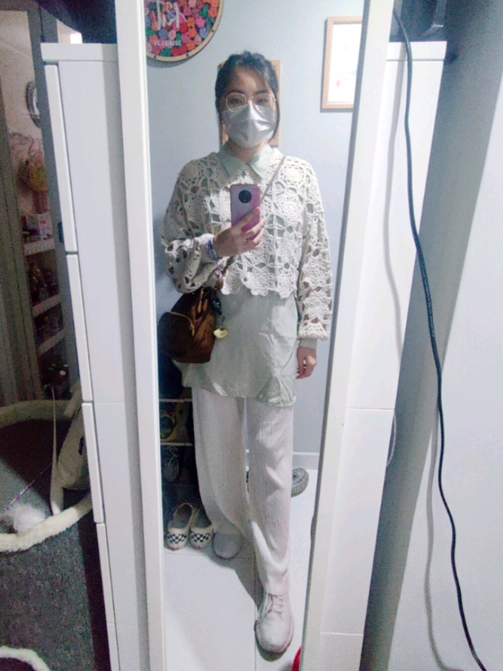 「wiwt、layering、ootd、working style、hkgirl、November 2021、秋のコーデ、日系、pastel」｜「PRADAのアイテム（ドラムバッグ、ブラウン系）」を使った、Yukariveraさん（レディース・164cm）の秋コーディネートの1枚目の写真
