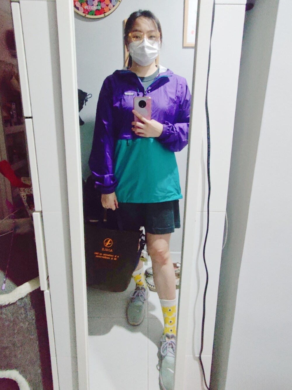 「wiwt、spring、春コーデ、working style、rainy、hkgirl、Jan 2022、風衣、patagonia、quick outfit」｜「AIGLEのアイテム（ショルダーバッグ、グリーン系）」を使った、Yukariveraさん（レディース・164cm）の冬コーディネートの1枚目の写真