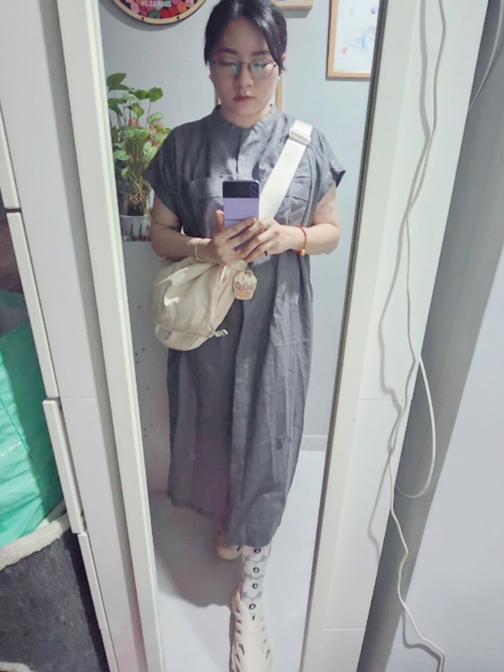 「ootd、wiwt、working style、hkgirl、2025April、夏コーデ、adidas」｜「niko and...のアイテム（ワンピース/ドレス、グレー系）」を使った、Yukariveraさん（レディース・165cm）の春コーディネートの1枚目の写真