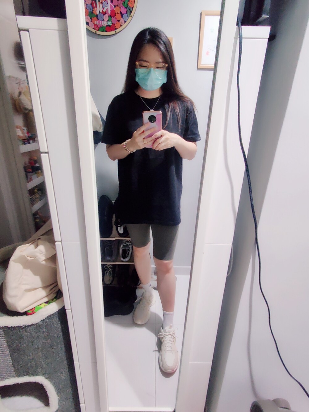 「wiwt、ootd、working style、causal、hkgirl、May 2022、sportylook、quick outfit」｜「Reebokのアイテム（スニーカー、ベージュ系）」を使った、Yukariveraさん（レディース・164cm）の春コーディネートの1枚目の写真