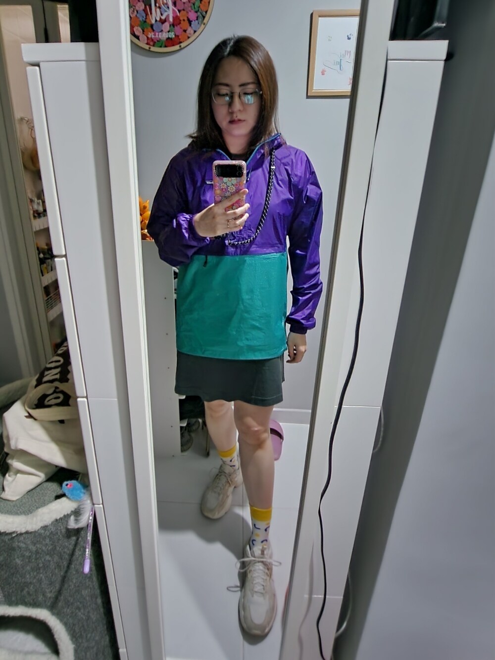 「wiwt、ootd、working style、hkgirl、2023 March、spring、Friday」｜「Reebokのアイテム（スニーカー、ベージュ系）」を使った、Yukariveraさん（レディース・164cm）の春コーディネートの1枚目の写真