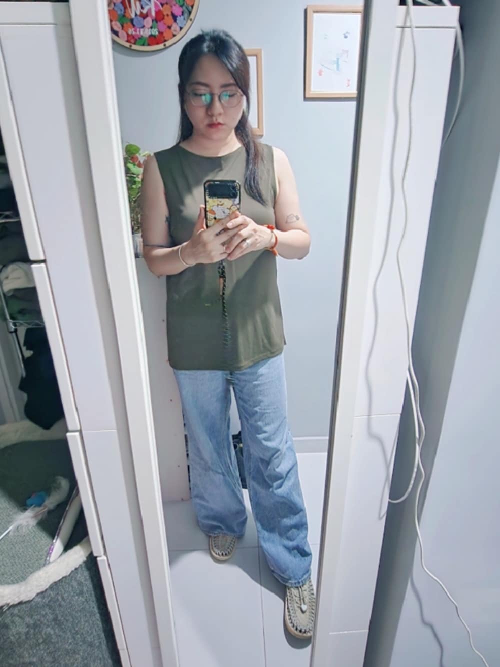 「ootd、wiwt、Friday、working style、hkgirl、微胖穿搭、2024 Aug」｜「KEENのアイテム（サンダル、ホワイト系）」を使った、Yukariveraさん（レディース・165cm）の夏コーディネートの1枚目の写真