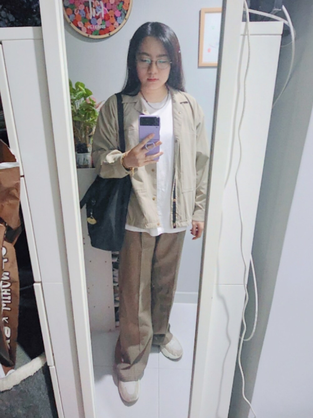「ootd、wiwt、2024 Nov、working style、hkgirl、trif、秋コーデ、冬コーデ」｜「Reebokのアイテム（スニーカー、ベージュ系）」を使った、Yukariveraさん（レディース・165cm）の秋コーディネートの1枚目の写真