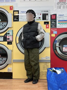 「GU（ジーユー）のアイテム（ダウンベスト、ブラック系）」を使った、reeeeoさん（メンズ・168cm）の冬コーディネート