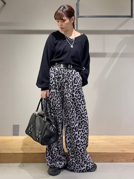 「PAGEBOY（ページボーイ）のWZIPボストンバッグ【500mlペットボトル収納可能/2WAY】（ボストンバッグ、ブラック系）」を使った、静。さん（レディース・154cm）の秋コーディネート