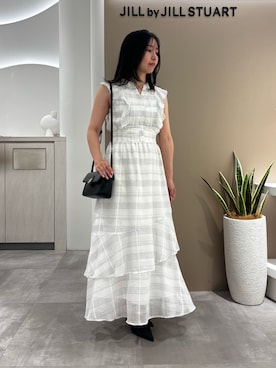 「JILL by JILL STUART（ジルバイジルスチュアート）のランダムティアードシャツワンピース（ワンピース、ホワイト系）」を使った、takeuchiさん（レディース・151cm）の夏コーディネート