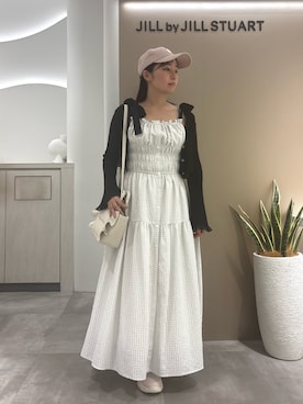 「JILL by JILL STUART（ジルバイジルスチュアート）のシャーリングキャミワンピース（ワンピース、ホワイト系）」を使った、takeuchiさん（レディース・151cm）の夏コーディネート