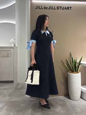 「JILL by JILL STUART（ジルバイジルスチュアート）の【WEB限定カラーあり】ダブルカラーニットワンピース（ワンピース、ブルー系）」を使った、takeuchiさん（レディース・151cm）の夏コーディネート