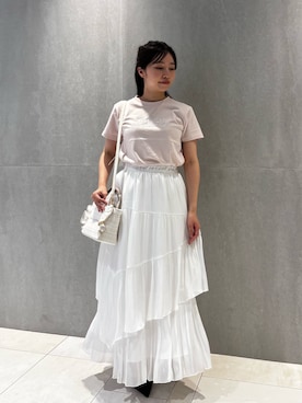 「JILL by JILL STUART（ジルバイジルスチュアート）のグラデーションストーンロゴTシャツ（Tシャツ/カットソー、ホワイト系）」を使った、takeuchiさん（レディース・151cm）の夏コーディネート