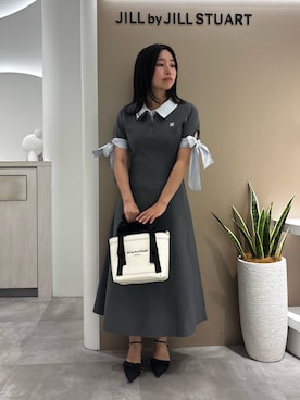「JILL by JILL STUART（ジルバイジルスチュアート）の【WEB限定カラーあり】ダブルカラーニットワンピース（ワンピース、グレー系）」を使った、takeuchiさん（レディース・151cm）の夏コーディネート