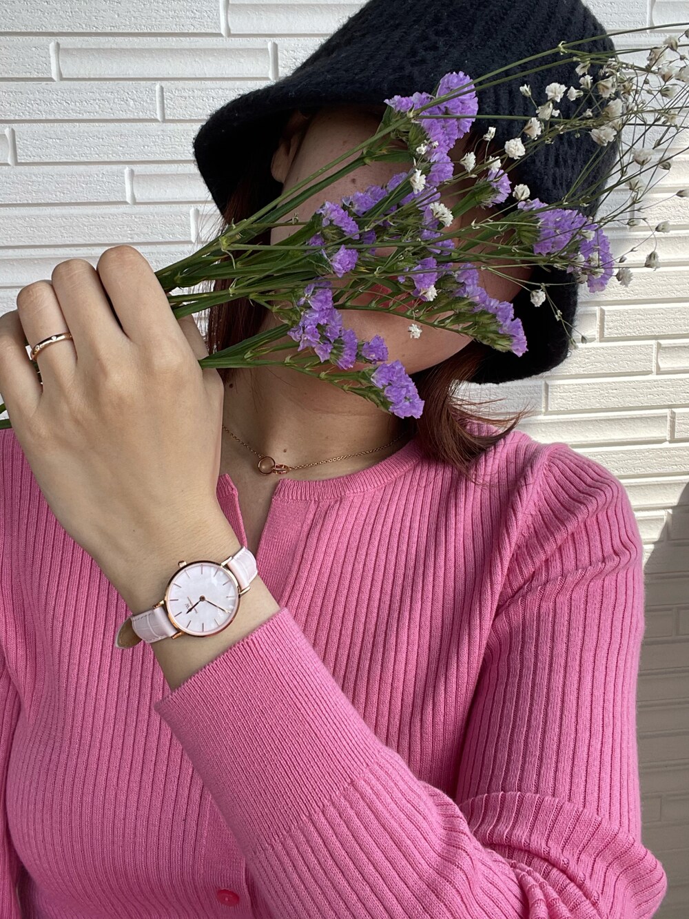 「春服、休日コーデ、春カラー、お洒落さんとつながりたい、Daniel Wellington、ダニエルウェリントン、ピンク、DW新生活」｜「Daniel WellingtonのPETITE ROUGE 32mm（アナログ腕時計、ピンク系）」を使った、夏美さん（レディース・160cm）の春コーディネートの1枚目の写真
