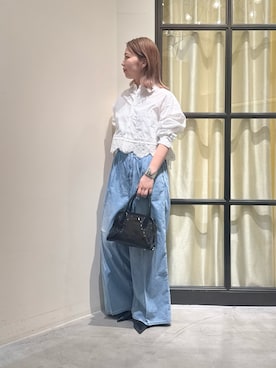 「アイテム（チョーカー）」を使った、whim_hirasakiさん（レディース・157cm）の春コーディネート