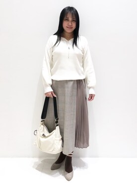 「grove（グローブ）の【ふわっと心地よい足入れ】やわここち（R）Vカットパンプス（日本製）（パンプス、グレー系）」を使った、ゅぅさん（レディース・150cm）の冬コーディネート