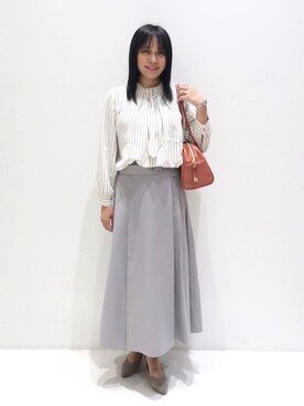 「grove（グローブ）の【ふわっと心地よい足入れ】やわここち（R）Vカットパンプス（日本製）（パンプス、グレー系）」を使った、ゅぅさん（レディース・150cm）の秋コーディネート