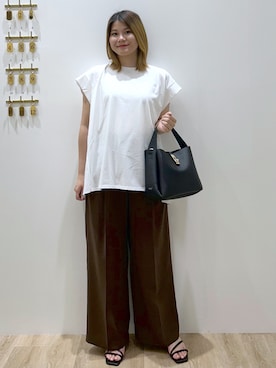 「OPAQUE.CLIP（オペークドットクリップ）の【接触冷感】バックフレアドッキングカットソー《洗濯機OK》（Tシャツ/カットソー、ホワイト系）」を使った、suzukaさん（レディース・155cm）の夏コーディネート