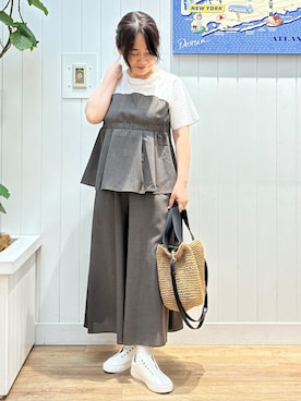 「Dessin（デッサン）の【セットアップ可/UVカット/洗える】ビスチェドッキングTシャツ（Tシャツ/カットソー、ブラウン系）」を使った、msatoさん（レディース・155cm）の春コーディネート