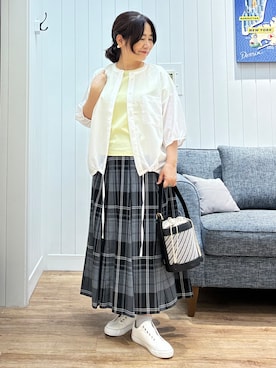 「Dessin（デッサン）の【UVカット/接触冷感】美光沢カットソー（Tシャツ/カットソー、イエロー系）」を使った、msatoさん（レディース・155cm）の夏コーディネート