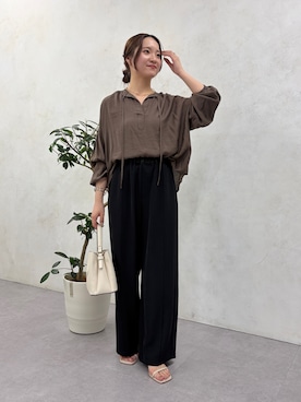 「Jena espace merveilleux(ジェナ エスパスメルヴェイユ)の〈7/9インスタライブご紹介アイテム〉リボン付きスキッパーブラウス(シャツ/ブラウス、ブラウン系)」を使った、minr666さん(レディース・156cm)の夏コーディネート