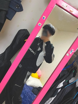 「ERAR（エラー）の【ERAR】オーバーサイズ配色クルーネックゲームデザインスウェット（スウェット、ブラック系）」を使った、しょーたさん（メンズ・170cm）の春コーディネート