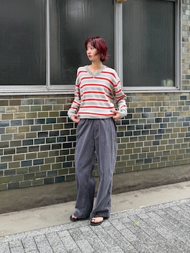 「NEONSIGN（ネオンサイン）のNEONSIGN Big move（チノパンツ、グレー系）」を使った、天音さん（レディース・175cm）の夏コーディネート