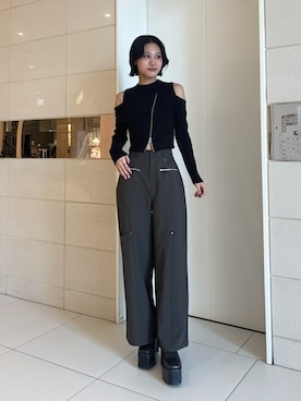 「MURUA（ムルーア）のアイテム（パンツ）」を使った、佐々谷玲央さん（レディース・168cm）の秋コーディネート