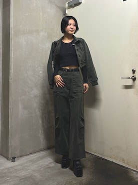 「MURUA（ムルーア）のアイテム（パンツ）」を使った、佐々谷玲央さん（レディース・168cm）の秋コーディネート