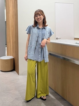 「LEPSIM（レプシィム）のカットイージーワイドパンツ　499173（その他パンツ、イエロー系）」を使った、Michiさん（レディース）の夏コーディネート