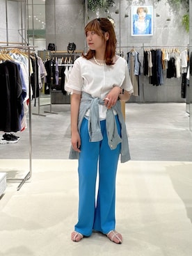 「LEPSIM（レプシィム）のAIRデニム長袖シャツ　639492（シャツ/ブラウス、ブルー系）」を使った、Michiさん（レディース）の夏コーディネート