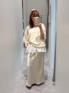 「LEPSIM（レプシィム）のストレッチサテンスカート　1049485（スカート、ホワイト系）」を使った、Michiさん（レディース）の夏コーディネート