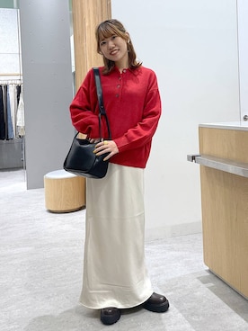 「LEPSIM（レプシィム）のストレッチサテンスカート　497324（スカート）」を使った、Michiさん（レディース・161cm）の秋コーディネート