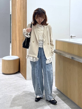 「LEPSIM（レプシィム）のチャーム付きソフトボストン　634220（ボストンバッグ、ブラック系）」を使った、Michiさん（レディース）の春コーディネート