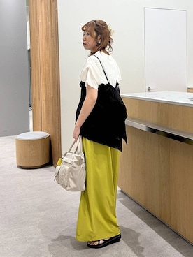 「LEPSIM（レプシィム）のカットイージーワイドパンツ　499173（その他パンツ、イエロー系）」を使った、Michiさん（レディース）の春コーディネート