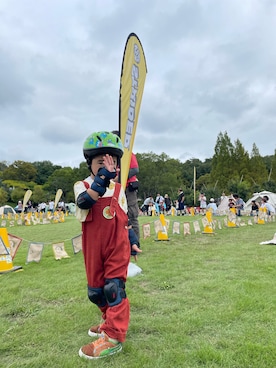 「アイテム（サロペット/オーバーオール）」を使った、AMANE さん（キッズ・90cm）の秋コーディネート