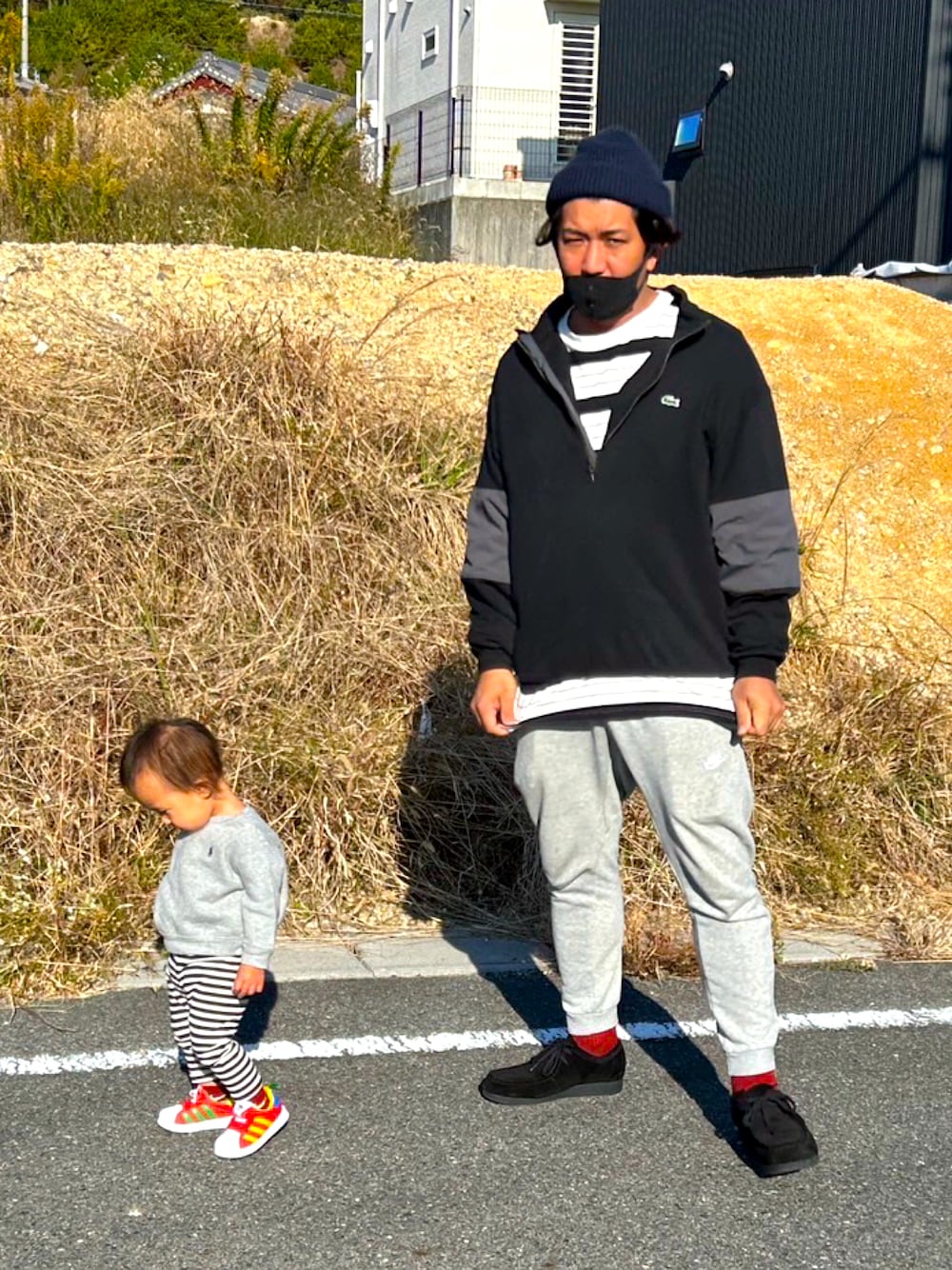 「おしゃれさんと繋がりたい、休日コーデ、ラコステ、VAINL ARCHIVE、NIKE、スウェットパンツ、UNUSED、GU、ボーダー、ファッションを楽しもう」｜「GUのアイテム（ニットキャップ/ビーニー、ブラック系）」を使った、Ryuさん（メンズ・172cm）の冬コーディネートの1枚目の写真