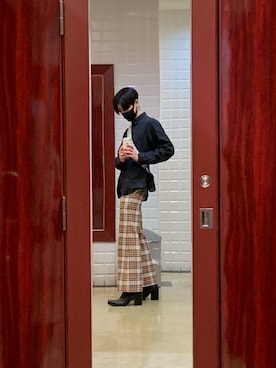 「charles jeffrey（チャールズジェフリー）のアイテム（ブーツ）」を使った、Genさん（メンズ・173cm）の春コーディネート