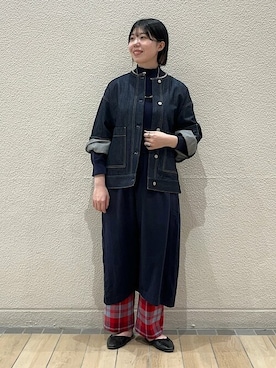 「シップス」｜「アイテム（デニムジャケット）」を使った、久富さん（レディース・161cm）の秋コーディネート