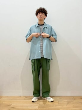 「SENSE OF PLACE by URBAN RESEARCH（センスオブプレイスバイアーバンリサーチ）のアイテム（カーゴパンツ）」を使った、SENSE OF PLACE ONLINE STOREさん（メンズ・172cm）の春コーディネート